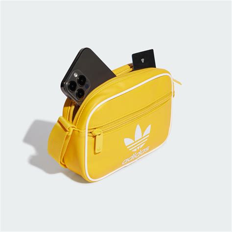 adidas adicolor airliner tasche weiß gold|Adicolor Classic Mini Airliner Tasche .